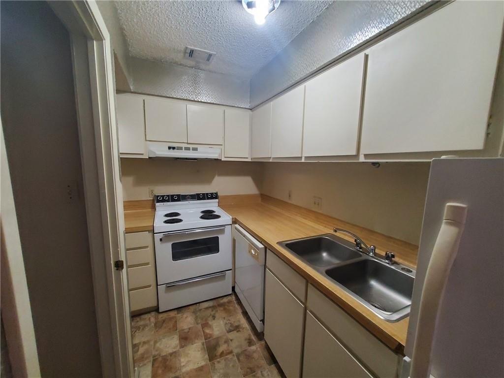 3000 Guadalupe St - Photo 2