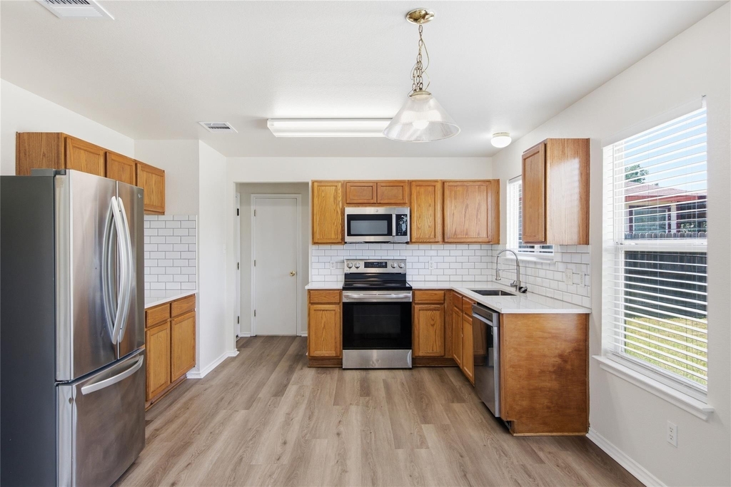 18120 Topsail St - Photo 11