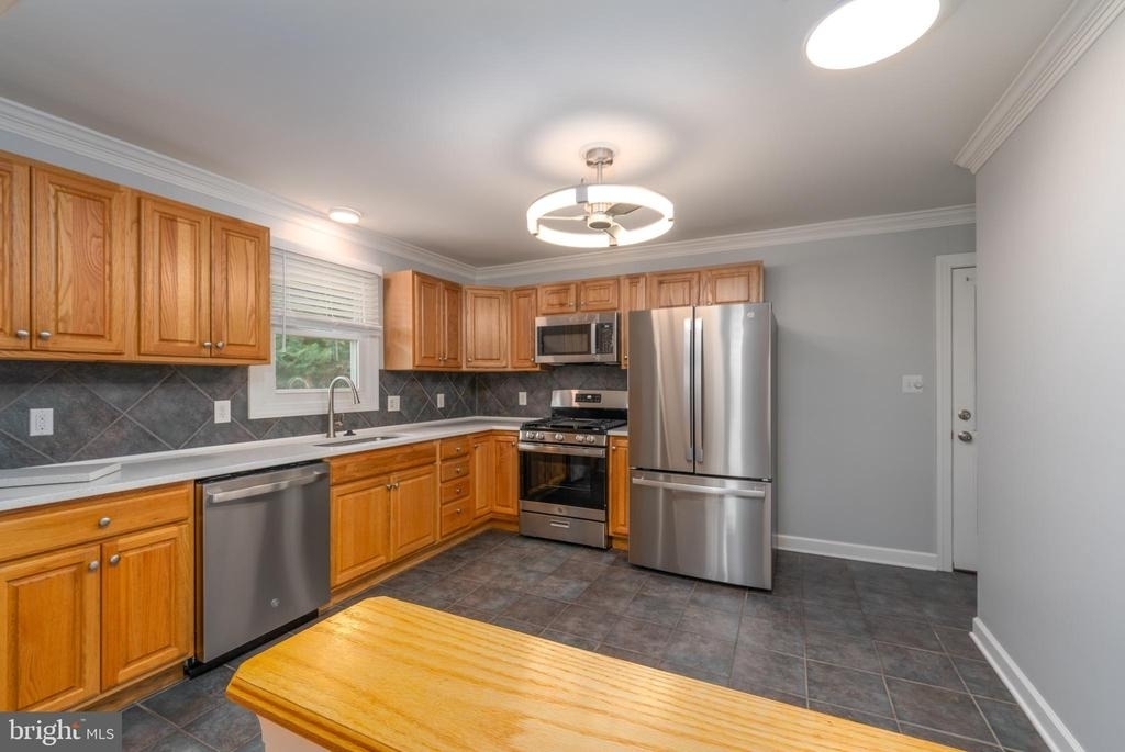 906 Rosedale Avenue - Photo 8