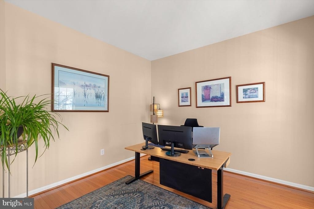 301 Adelaide Drive - Photo 7