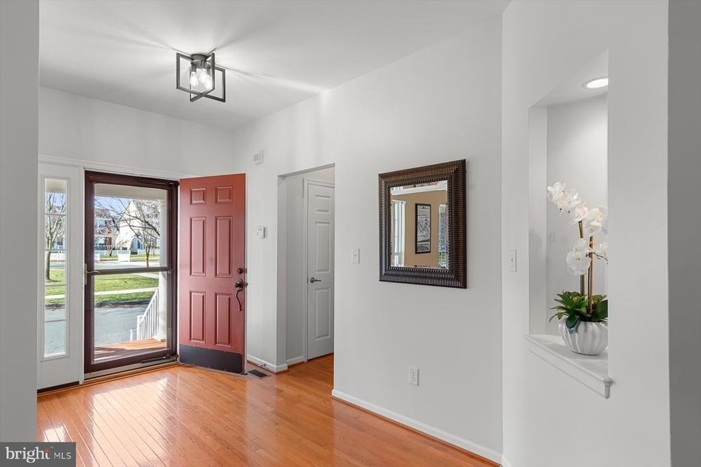 301 Adelaide Drive - Photo 5