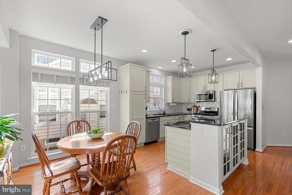 301 Adelaide Drive - Photo 15