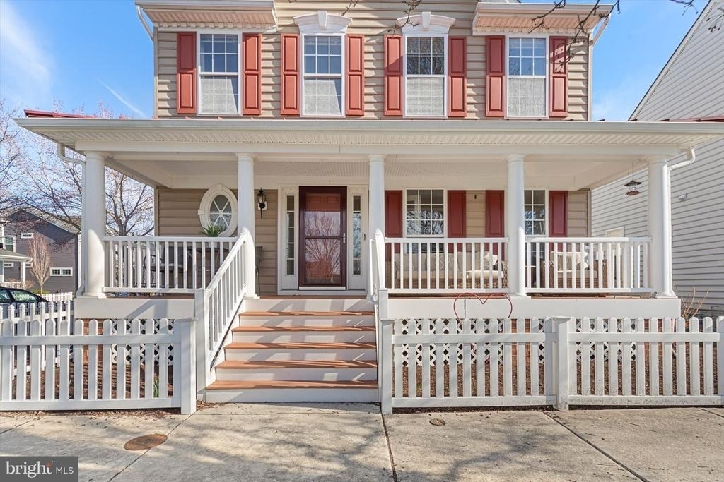301 Adelaide Drive - Photo 1