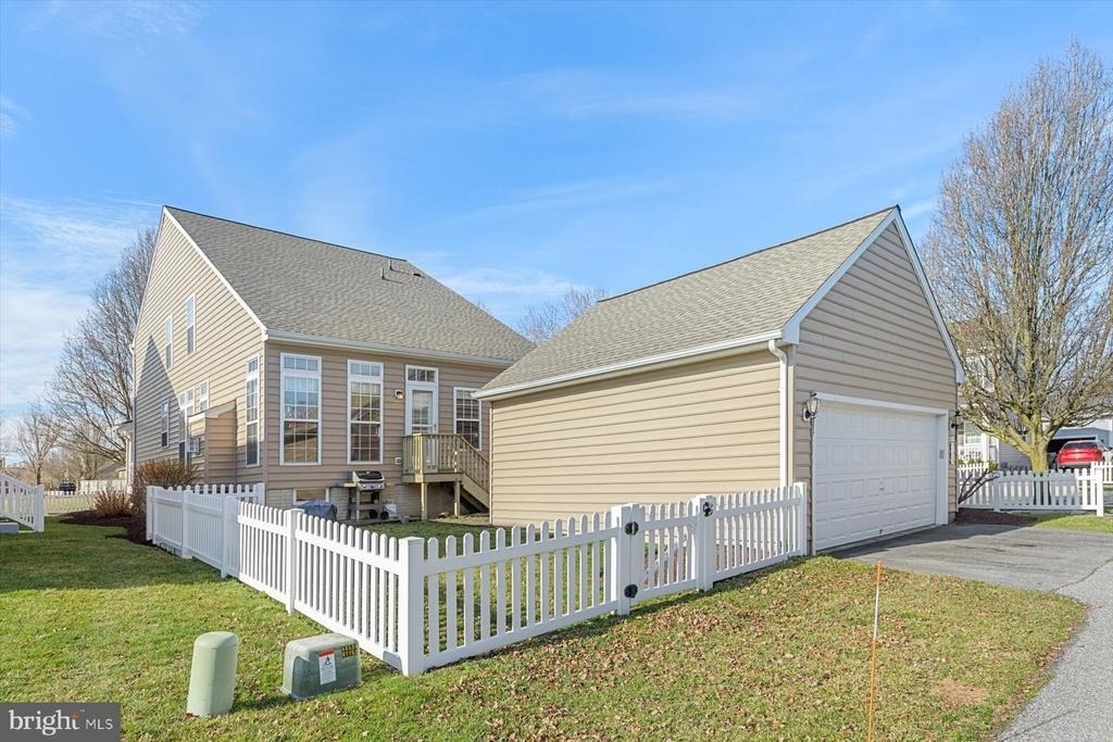 301 Adelaide Drive - Photo 40
