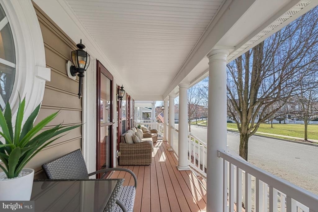 301 Adelaide Drive - Photo 4
