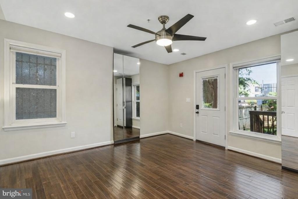 1519 Constitution Avenue Ne - Photo 8