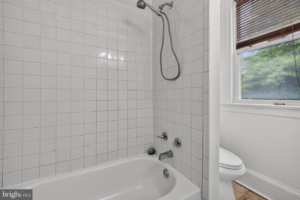 1252 E Street Ne - Photo 22