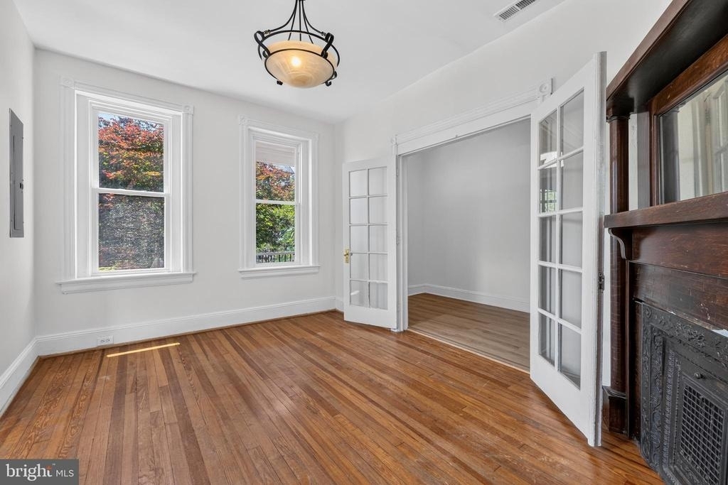 1252 E Street Ne - Photo 5
