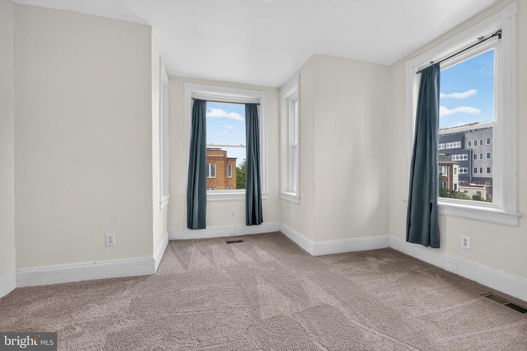 1252 E Street Ne - Photo 26