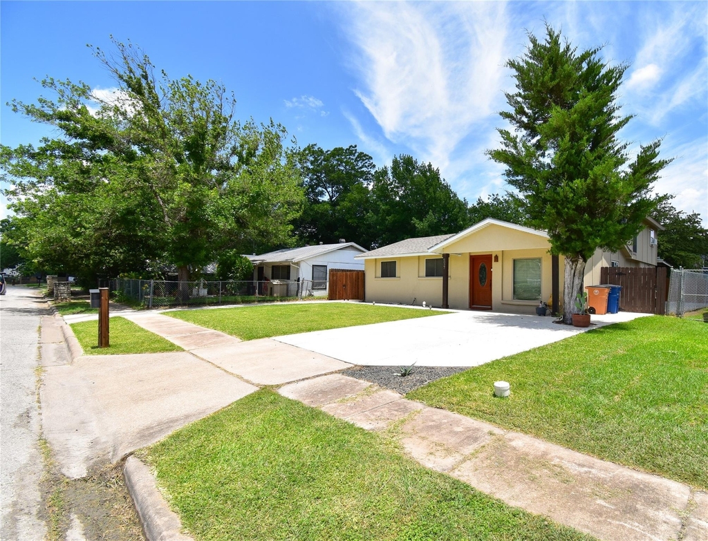 6027 Bluebell Cir - Photo 2