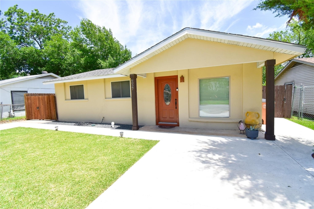 6027 Bluebell Cir - Photo 1
