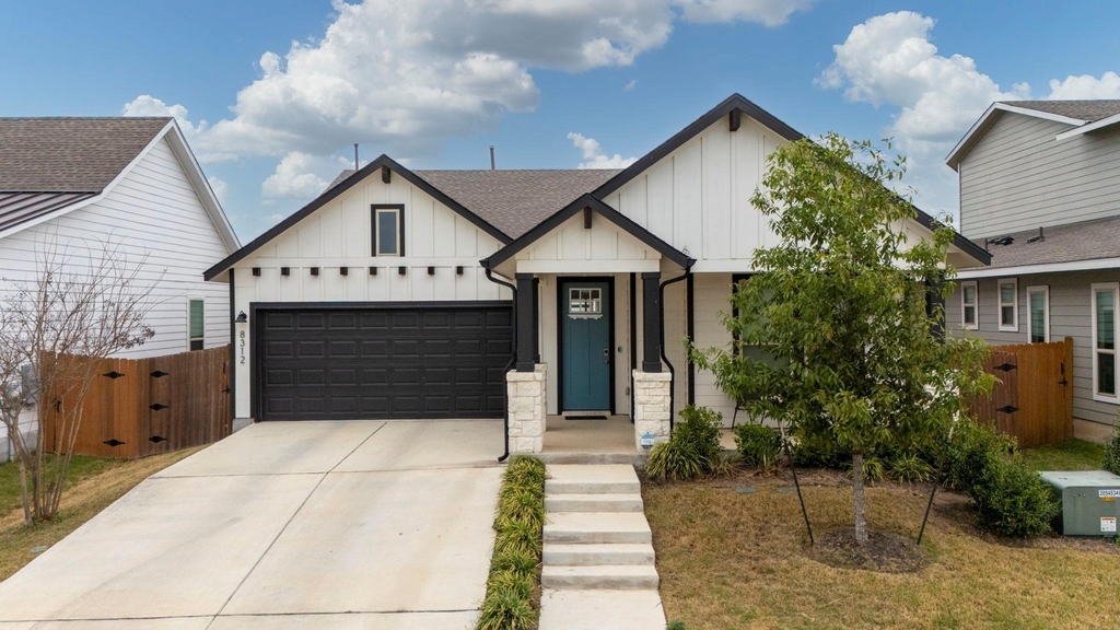 8312 Skytex St - Photo 0