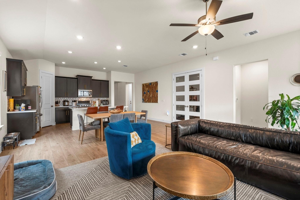 8312 Skytex St - Photo 2