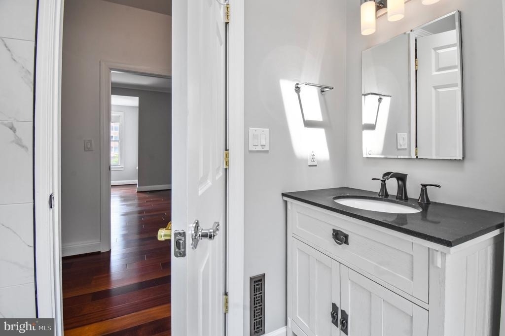 1229 12th Street Nw - Photo 17