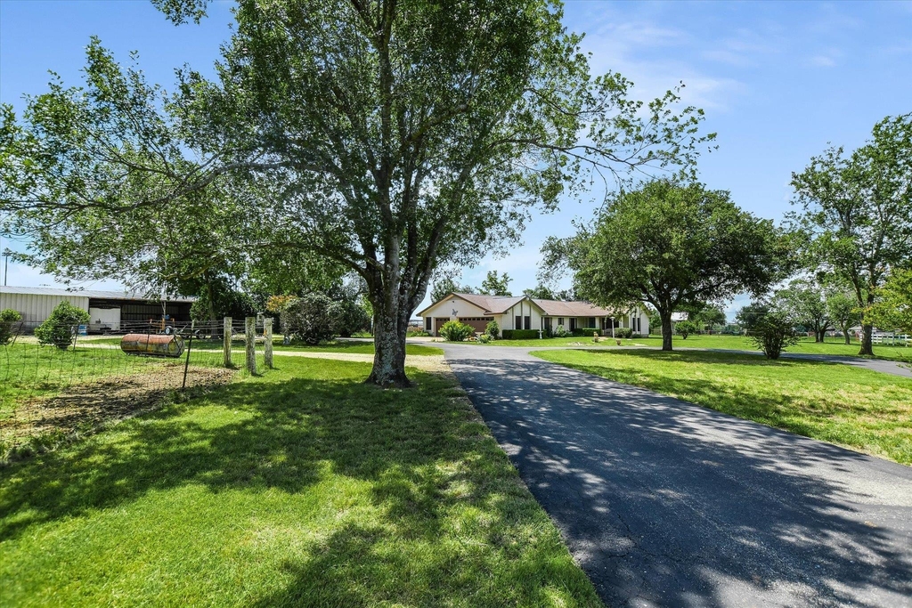 7 Brenda Ln - Photo 2