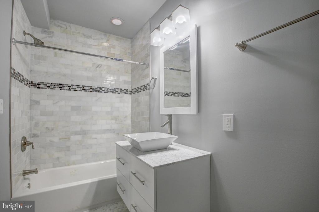 1827 Benning Road Ne - Photo 2