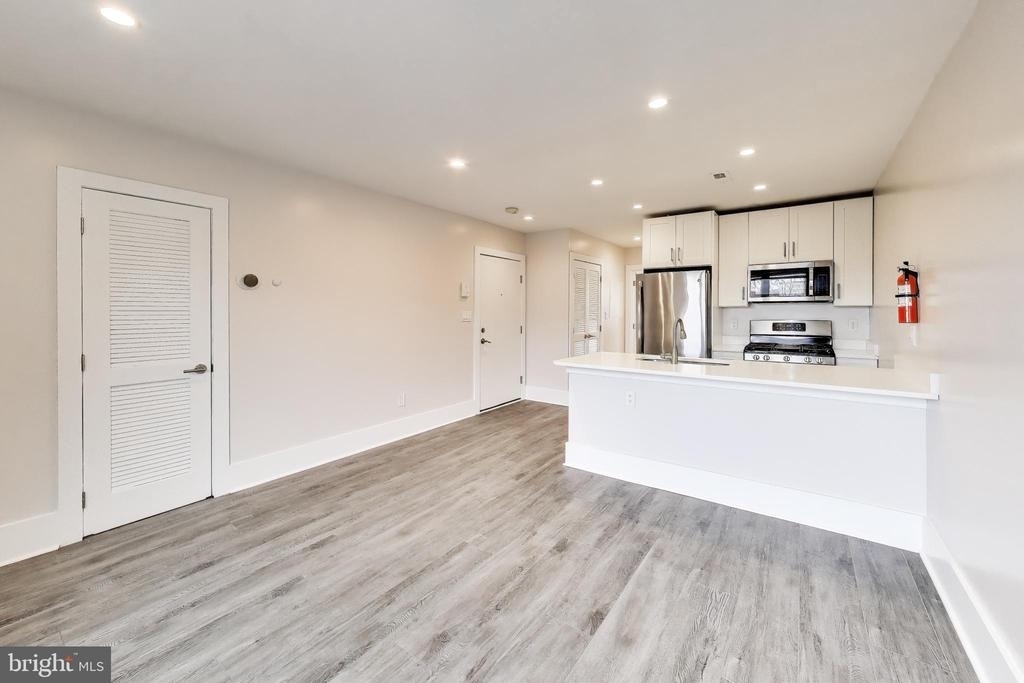 924 19th Street Ne - Photo 3