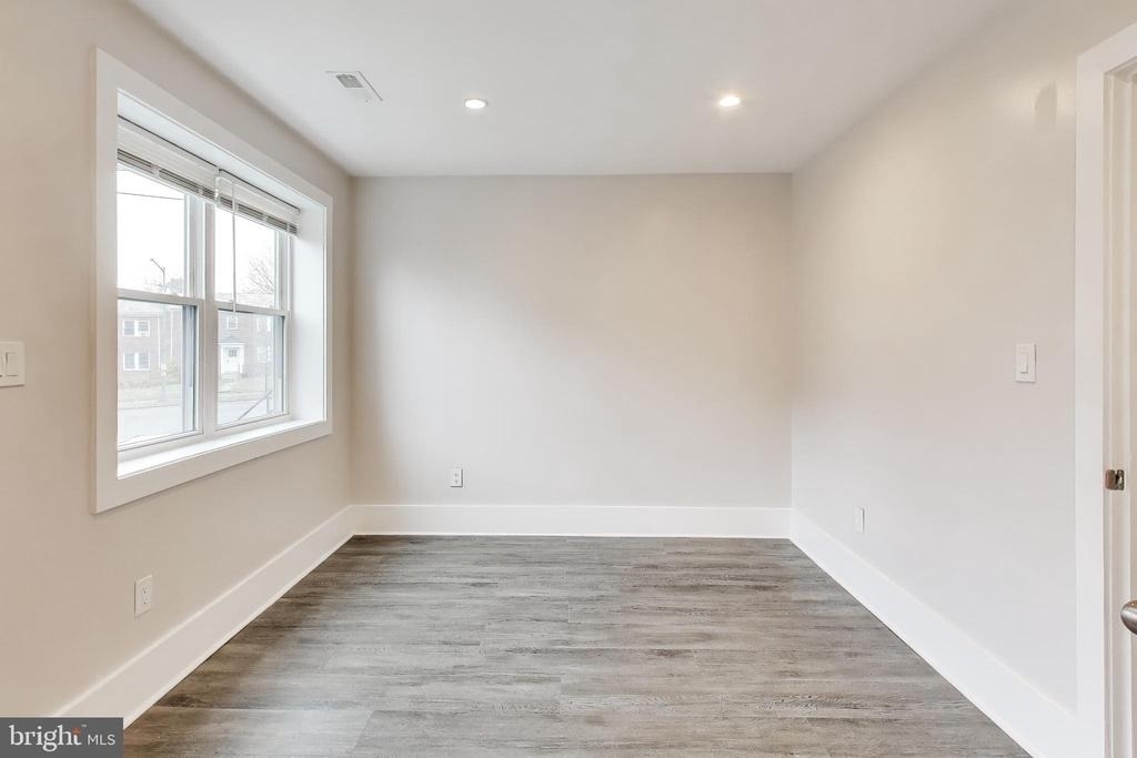 924 19th Street Ne - Photo 10