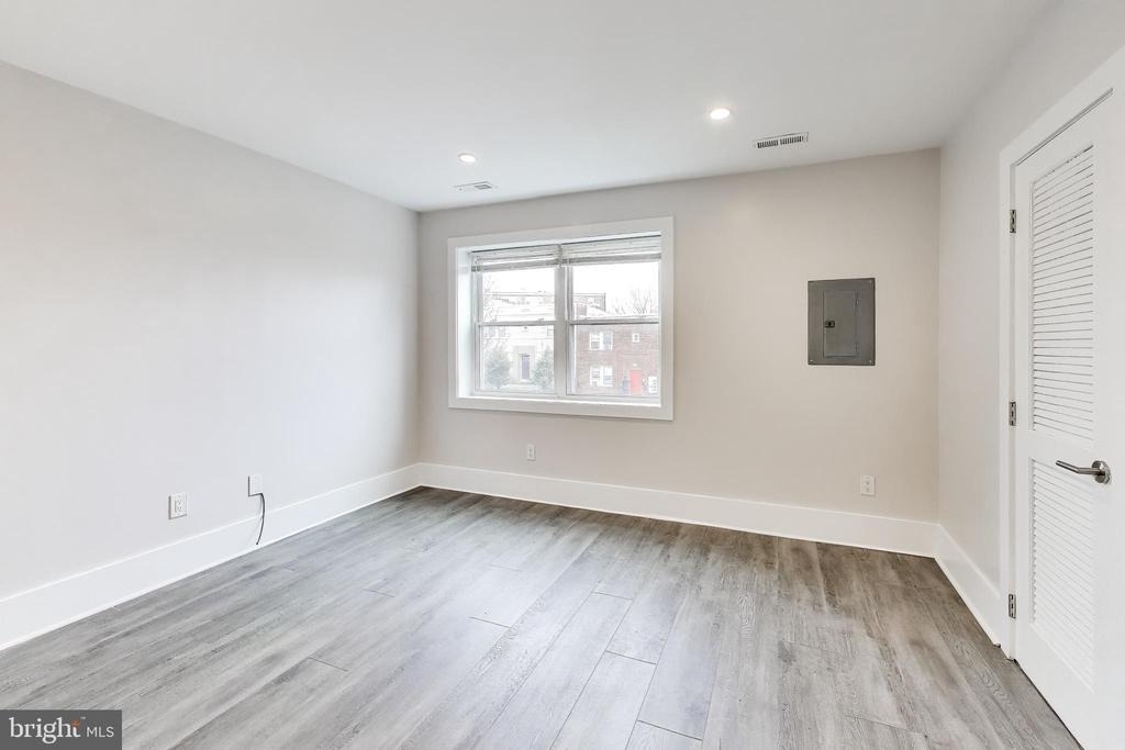 924 19th Street Ne - Photo 6