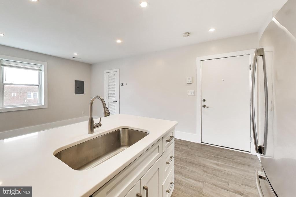 924 19th Street Ne - Photo 2