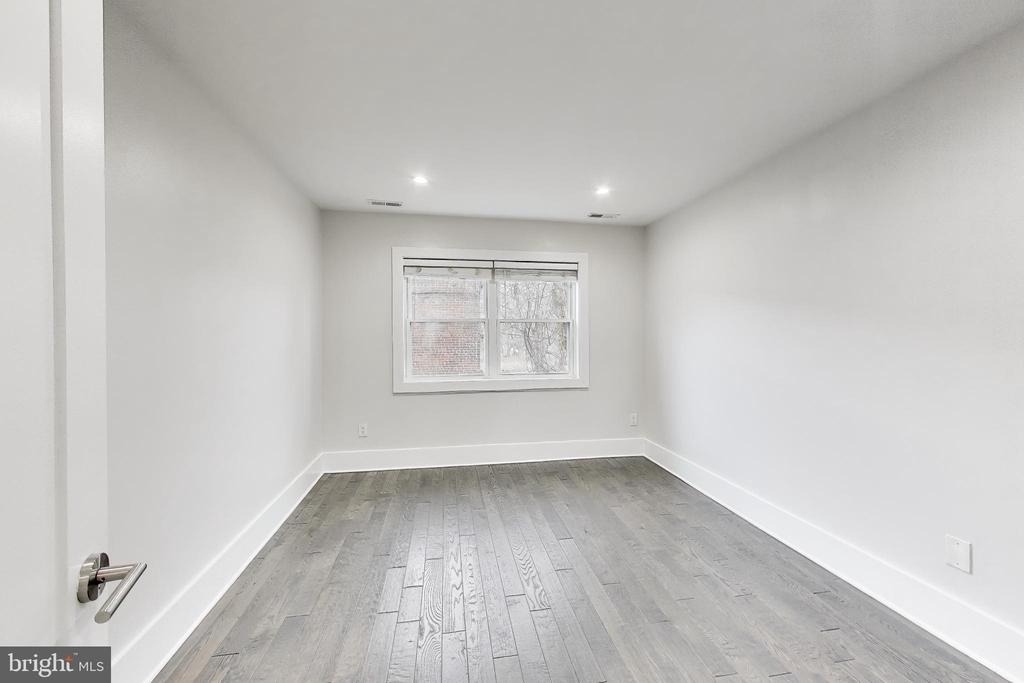 5031 H Street Se - Photo 5