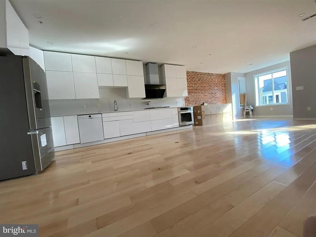 1361 Newton Street Nw - Photo 0