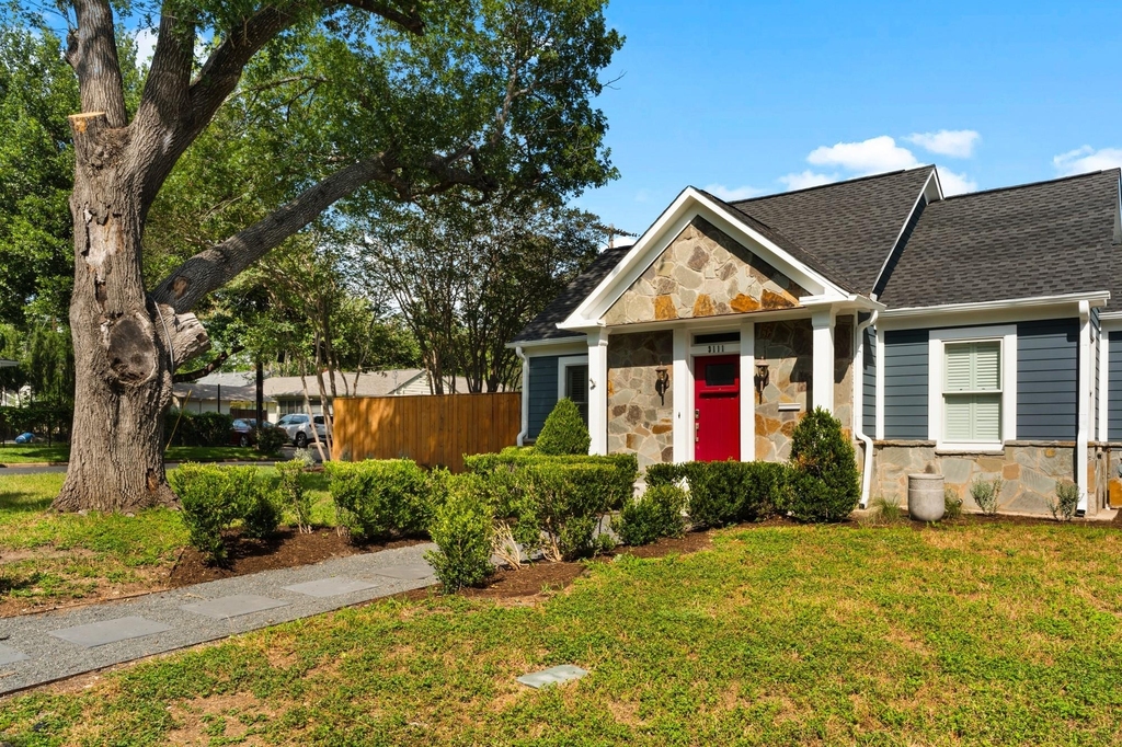 3111 Glenview Ave - Photo 1
