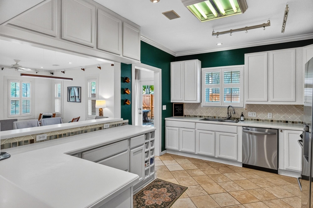 3111 Glenview Ave - Photo 12