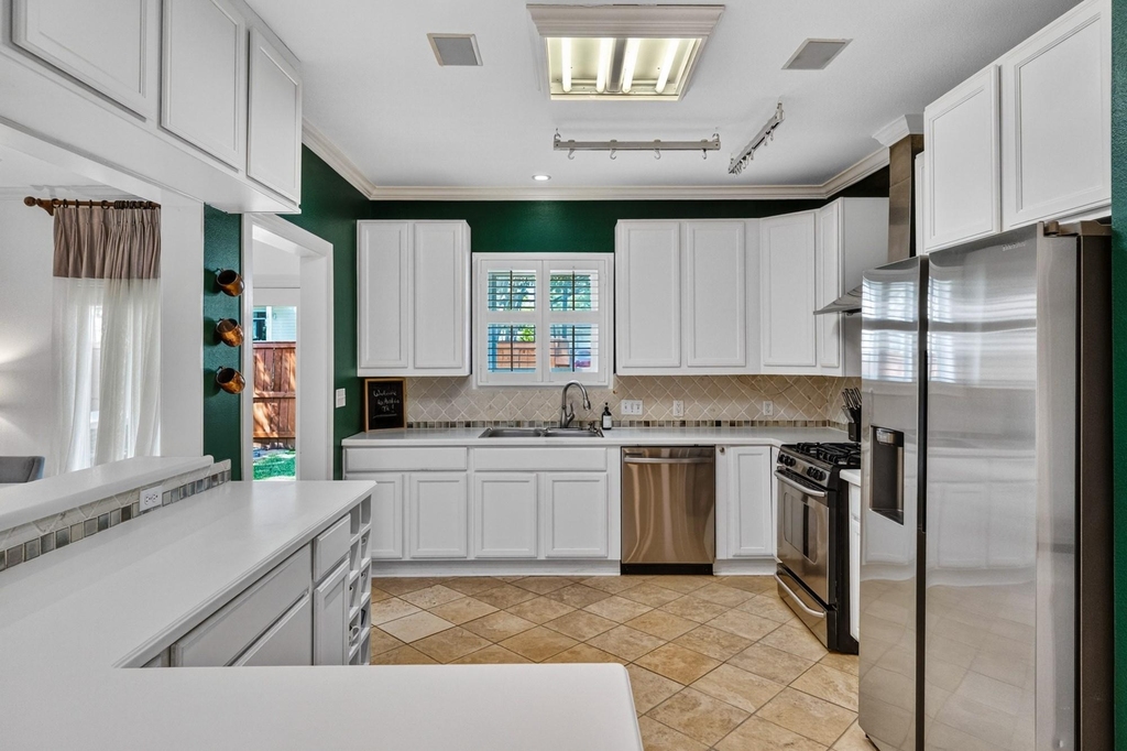 3111 Glenview Ave - Photo 13