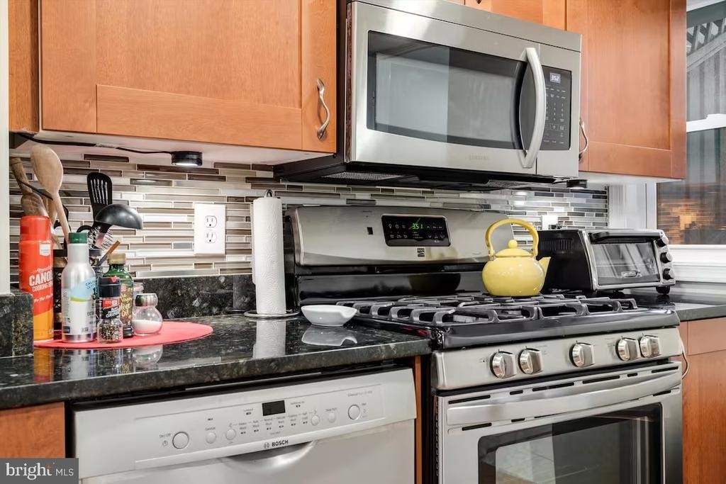 104 R Street Ne - Photo 7