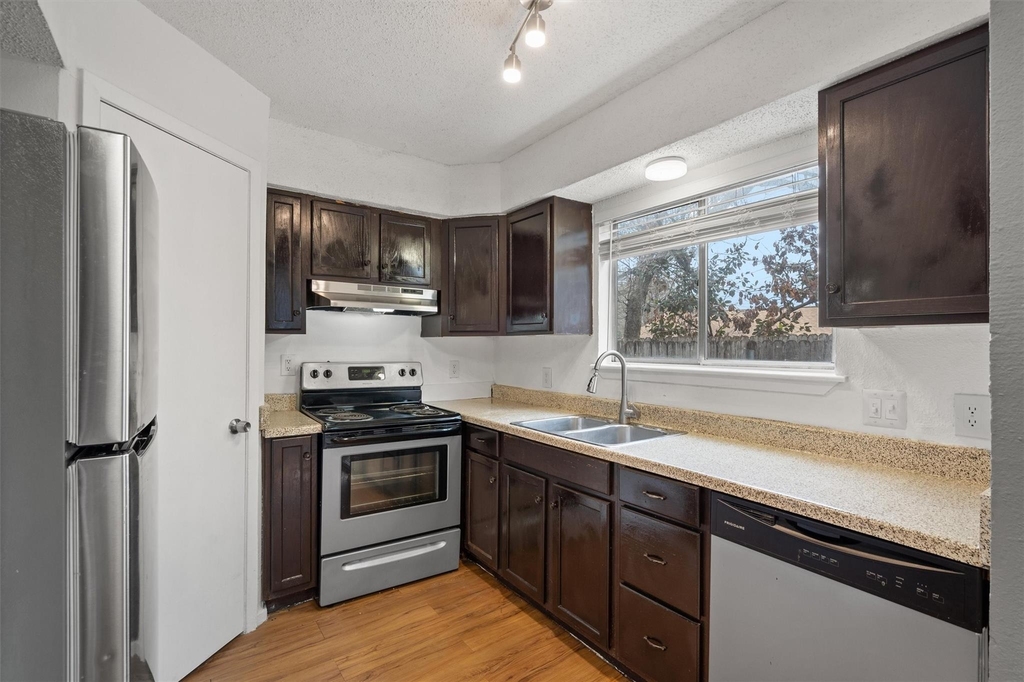 3415 Menchaca Road - Photo 4