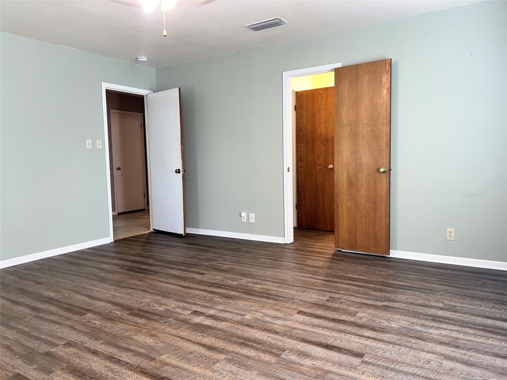 209 Oak Crest Ln - Photo 3