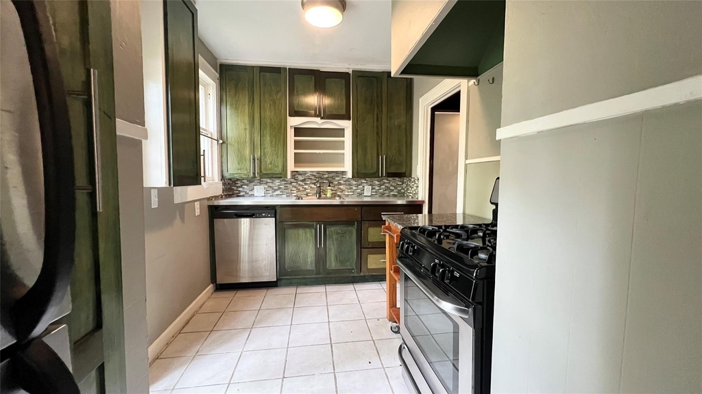 707 Upson St - Photo 2