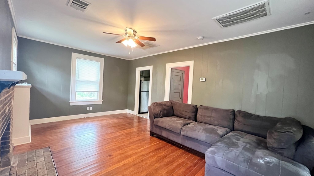 707 Upson St - Photo 1