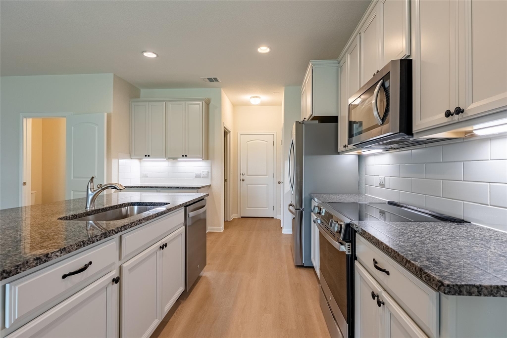 13101 Foreston Dr - Photo 5