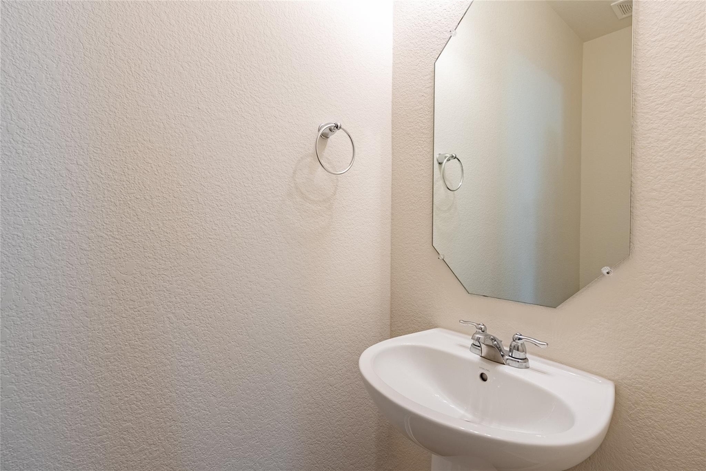 13101 Foreston Dr - Photo 6