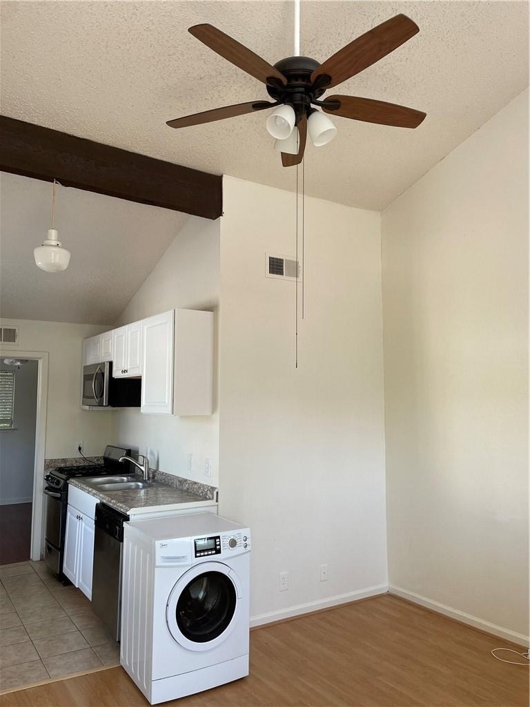 1010 W 23rd St - Photo 3