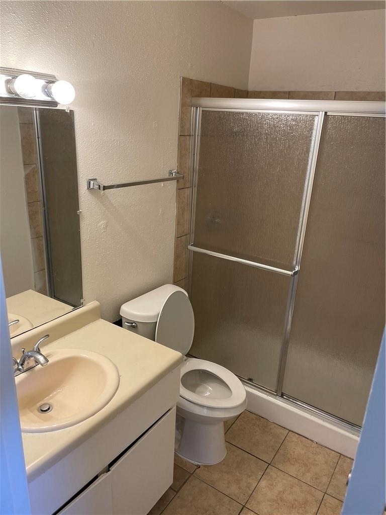 1010 W 23rd St - Photo 8