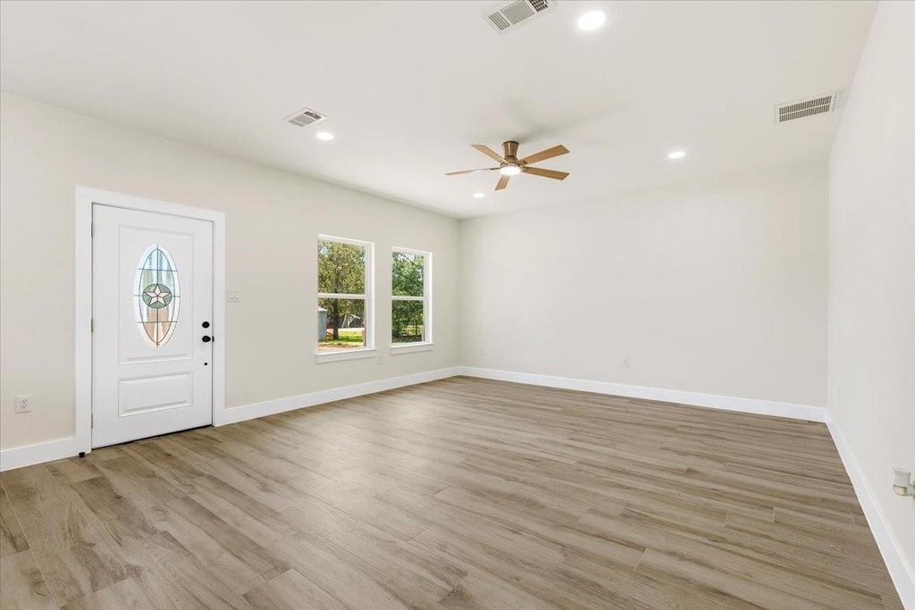 109 Clear Spring St - Photo 0