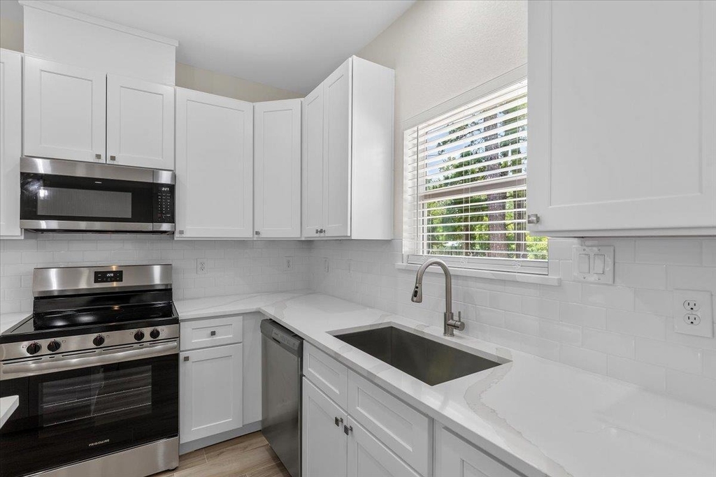 109 Clear Spring St - Photo 21