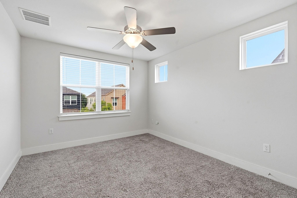 7105 Silver Star Ln - Photo 12