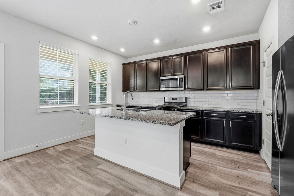 7105 Silver Star Ln - Photo 2