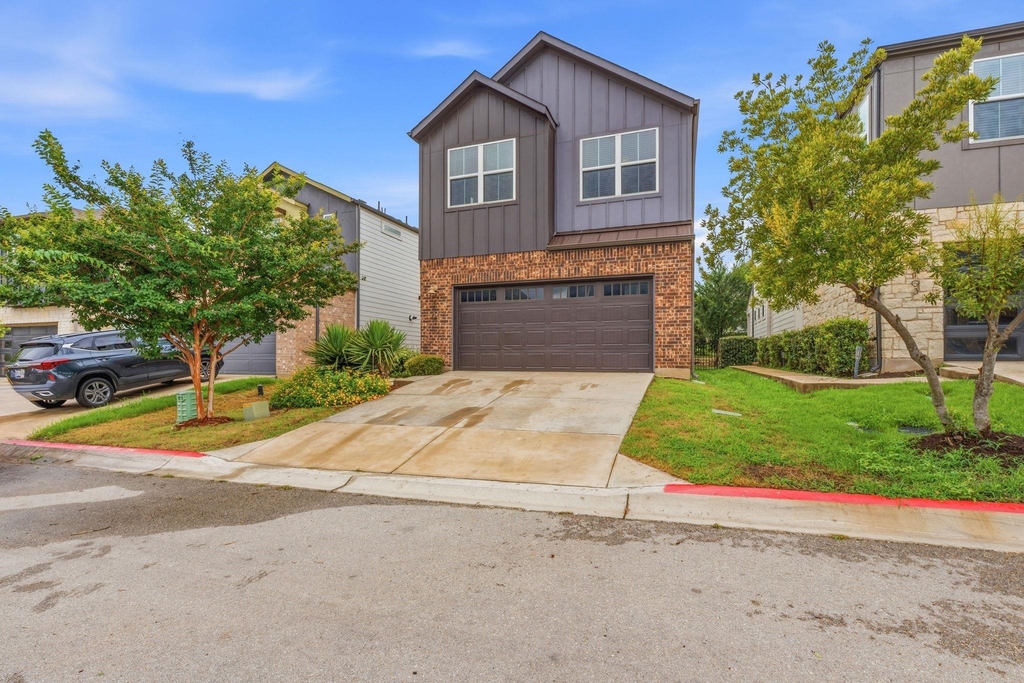 7105 Silver Star Ln - Photo 0