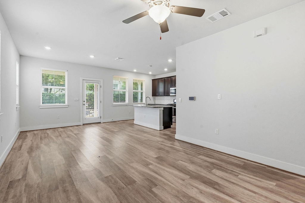 7105 Silver Star Ln - Photo 4