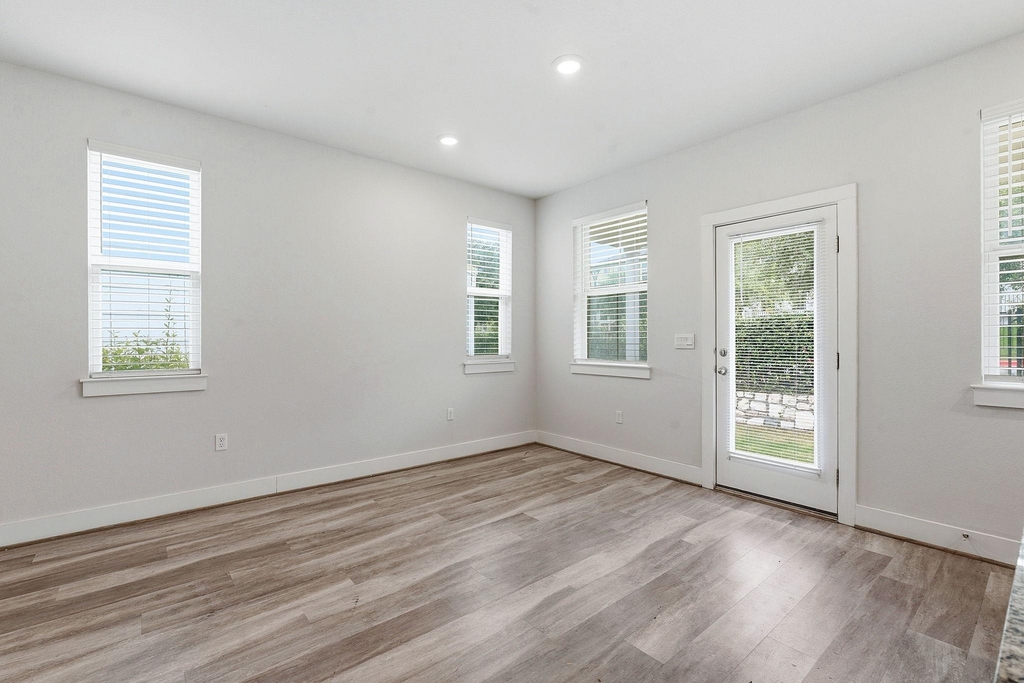 7105 Silver Star Ln - Photo 5