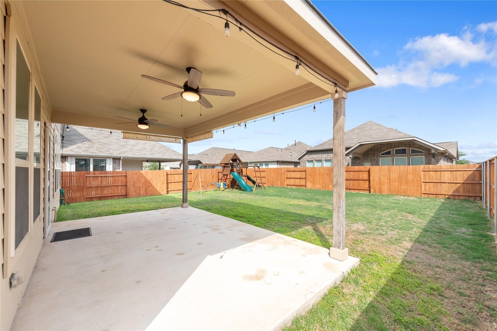 156 Banana St - Photo 29
