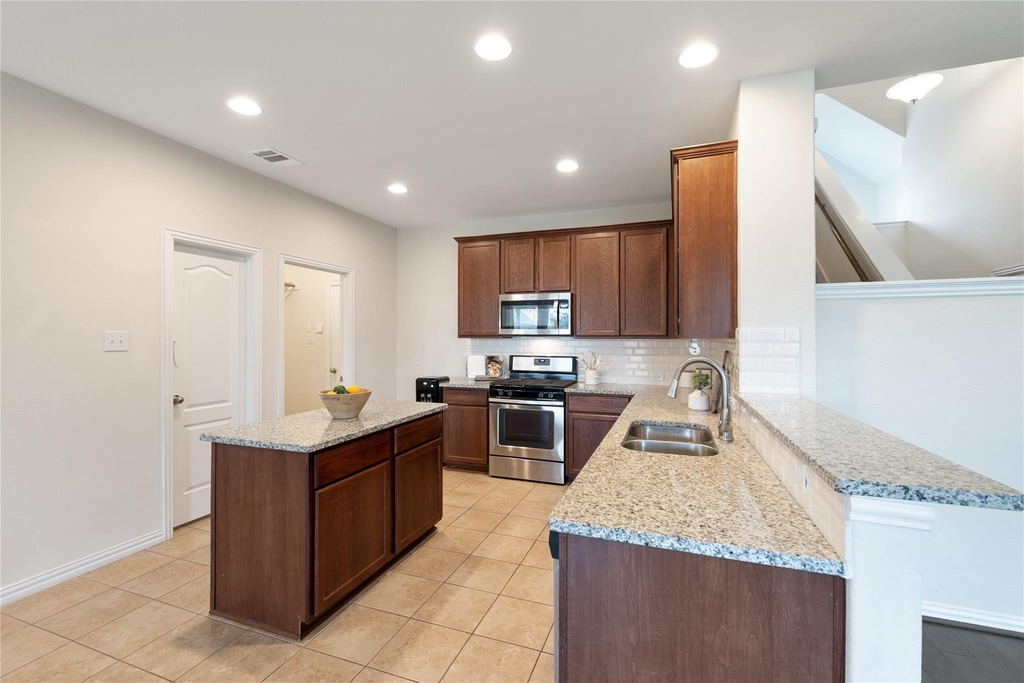 156 Banana St - Photo 15