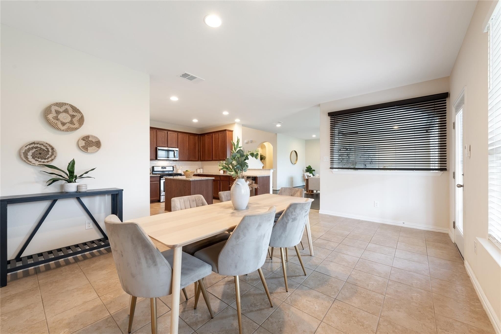 156 Banana St - Photo 12