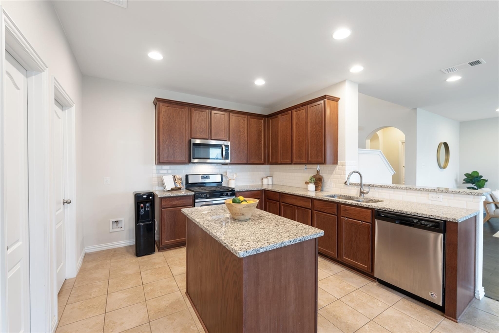 156 Banana St - Photo 13
