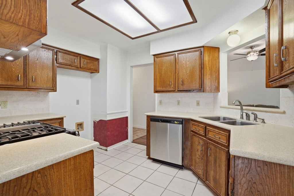 306 Woodstone Dr - Photo 14